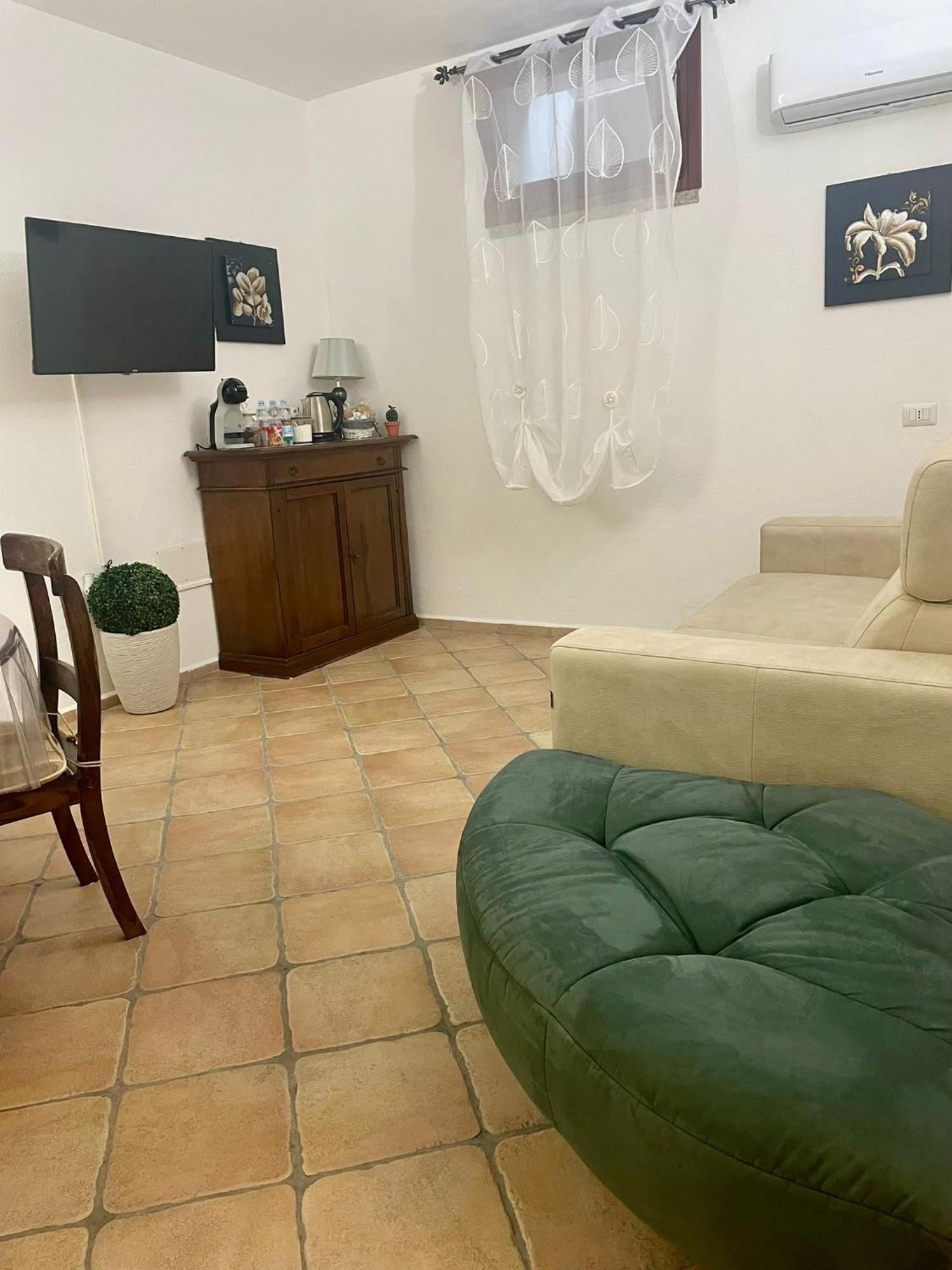 Looney Tunes Home Olbia Buitenkant foto